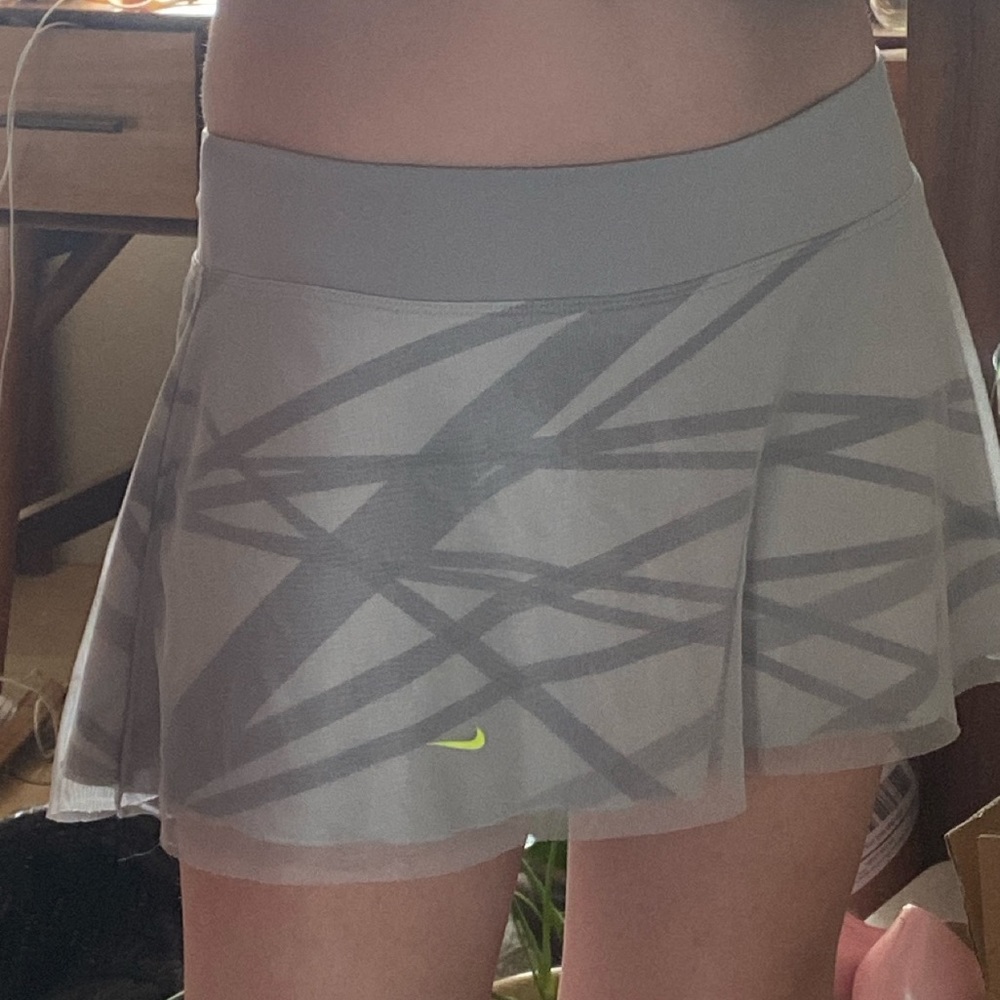Nike DriFit printed mesh tennis skirt